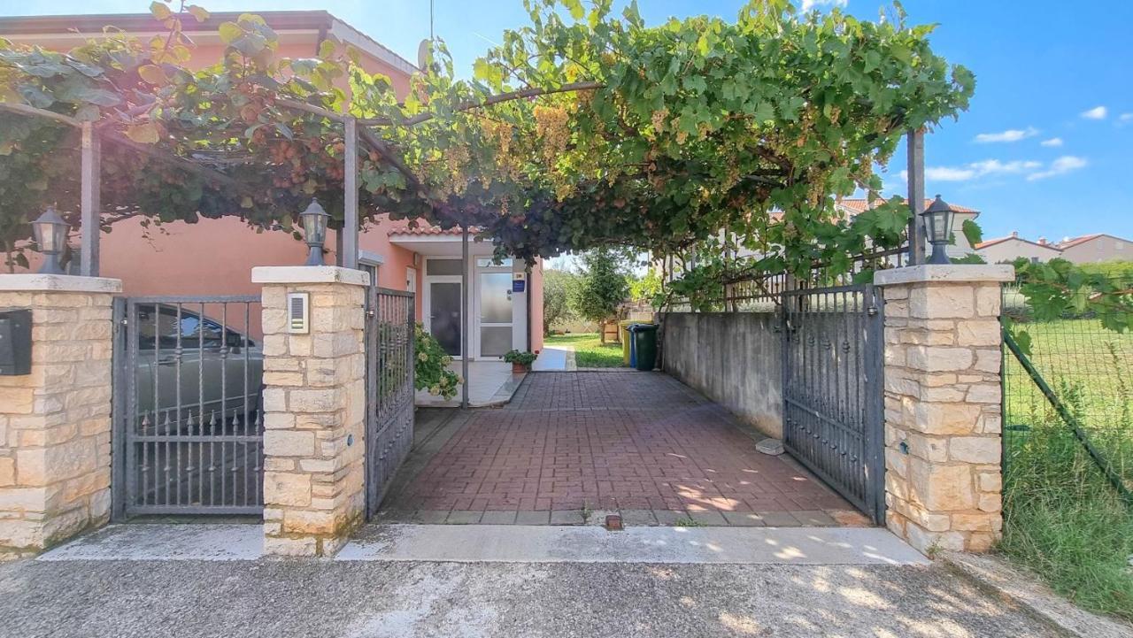 Stelia Apartment Novigrad  Exterior photo
